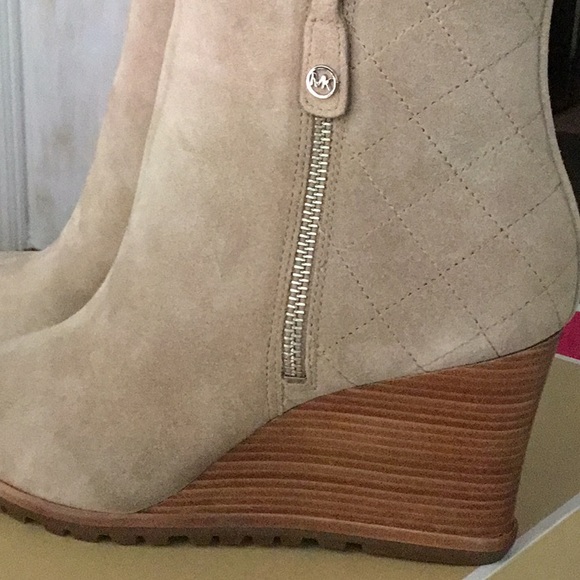 michael Kors wedge boot DK khaki 9M suede new box - Picture 10 of 15